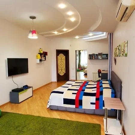 Apartment Апартаменты Ул. Тенистая #256 Odesa